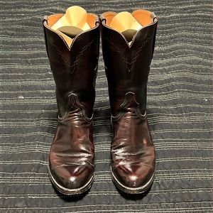Lucchese womens black cherry roper boots. Sz 9B